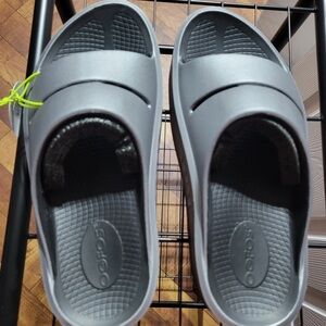 WOMEN’S OOFOS OOAHH LUXE SLIDE SANDAL - LATTE